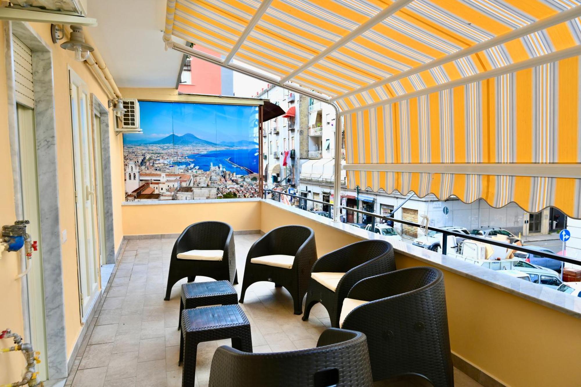 11 Apartment Naples